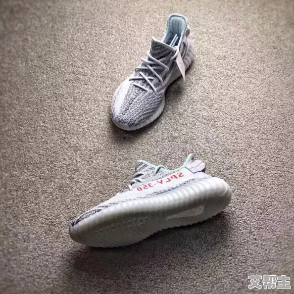 yeezy380水蜜桃＂：时尚潮流中的运动鞋设计，完美融合舒适与美观，广受 sneakerhead 的追捧与喜爱