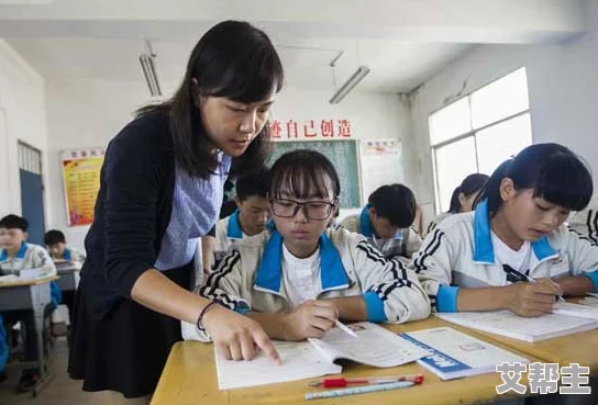 乡村教师白洁：坚守教育初心，奉献爱心与智慧，为贫困地区孩子们点亮希望之光